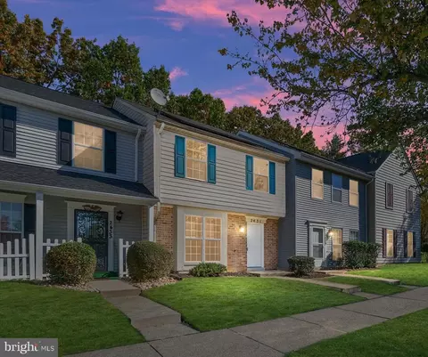 2431 W Rosecroft Village Cir, Oxon Hill, MD 20745