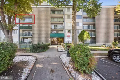 1800 Metzerott #401, Hyattsville, MD 20783