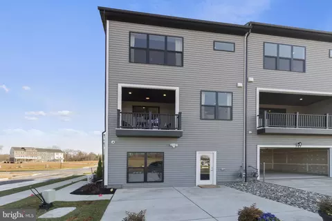201 Summit Point Blvd, Bowie, MD 20716 photo 36