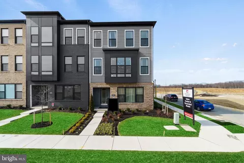 201 Summit Point Blvd, Bowie, MD 20716