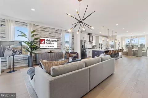 201 Summit Point Blvd, Bowie, MD 20716 photo 41