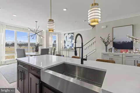 201 Summit Point Blvd, Bowie, MD 20716 photo 9