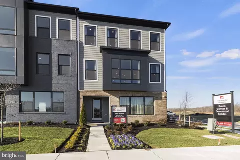 201 Summit Point Blvd, Bowie, MD 20716 photo 31