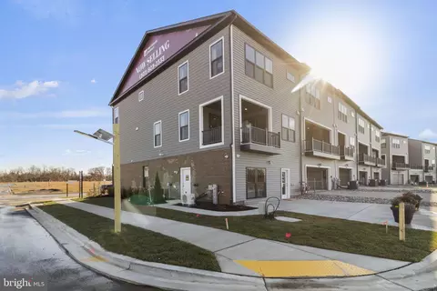 201 Summit Point Blvd, Bowie, MD 20716 photo 33