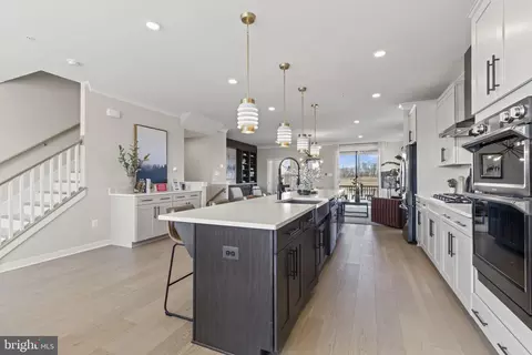 201 Summit Point Blvd, Bowie, MD 20716 photo 5