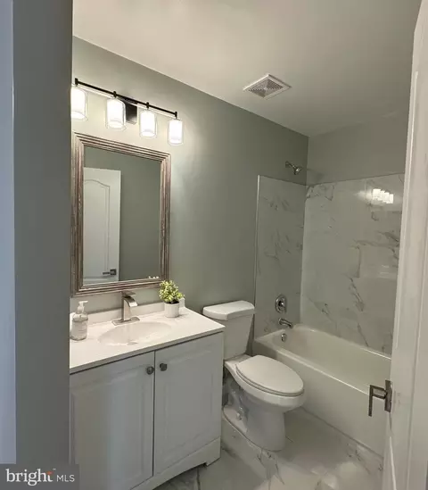 Bath - 7315 Archsine Ln, Laurel, MD 20707 photo 1 of 2