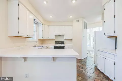 9106 Piper Ridge Ct, Lanham, MD 20706 photo 18