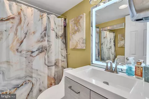 Bath - 10204 Everley Ter, Lanham, MD 20706 photo 5 of 5