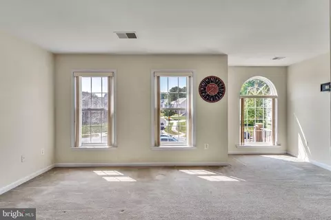 Living - 10204 Everley Ter, Lanham, MD 20706 photo 5 of 6