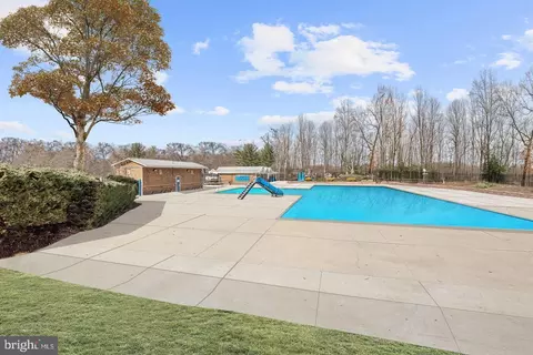 Exterior - 8815 Gramercy Ln, Laurel, MD 20708 photo 9 of 9
