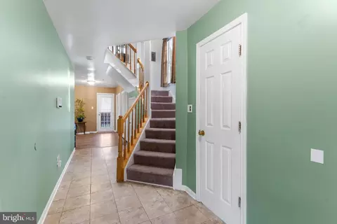 Entry Way - 6034 Cedar Post Dr, District Heights, MD 20747 photo 2 of 8