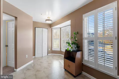 Entry Way - 6034 Cedar Post Dr, District Heights, MD 20747 photo 5 of 8