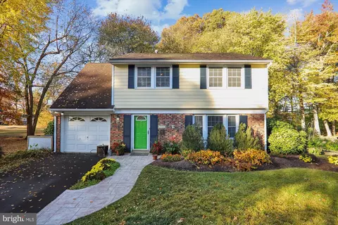 1902 Ardlyn Ct, Bowie, MD 20716