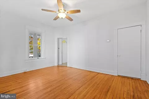 Living - 4010 29th St, Mount Rainier, MD 20712 photo 2 of 4