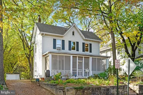4010 29th St, Mount Rainier, MD 20712