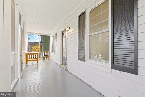 Exterior - 4010 29th St, Mount Rainier, MD 20712 photo 6 of 7