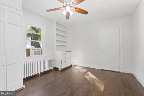 Bedroom - 4010 29th St, Mount Rainier, MD 20712 photo 4 of 4