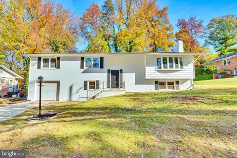6012 Hope Dr, Temple Hills, MD 20748