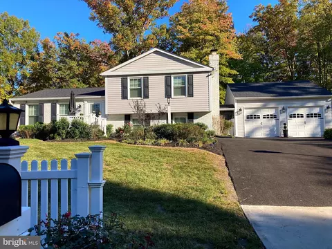 9307 Cheltenham Dr, Brandywine, MD 20613