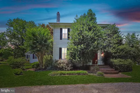 10709 Croom Rd, Marlboro, MD 20772