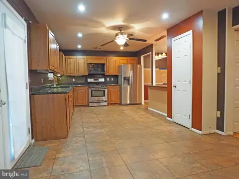 8313 Montpelier Dr, Laurel, MD 20708 photo 10