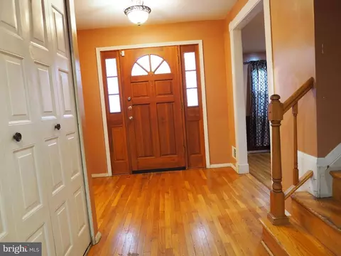 8313 Montpelier Dr, Laurel, MD 20708 photo 2