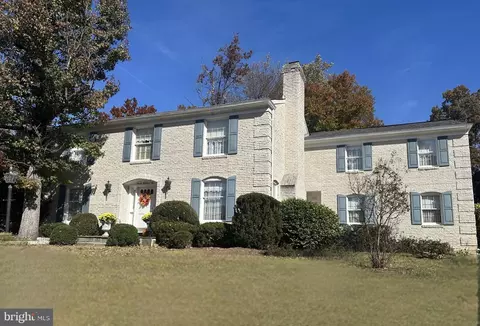 710 W Tantallon Dr, Fort Washington, MD 20744
