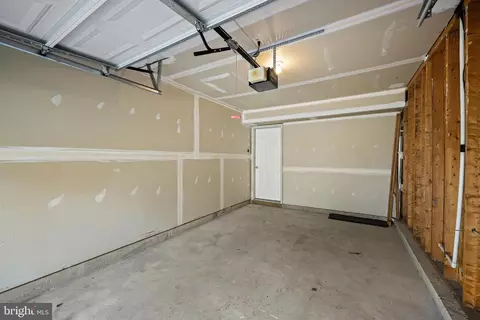 Entry Way - 7409 Sandy Spring Rd, Laurel, MD 20707 photo 5 of 5