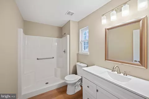 Bath - 7409 Sandy Spring Rd, Laurel, MD 20707 photo 1 of 5