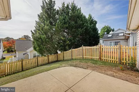 Exterior - 7409 Sandy Spring Rd, Laurel, MD 20707 photo 2 of 5