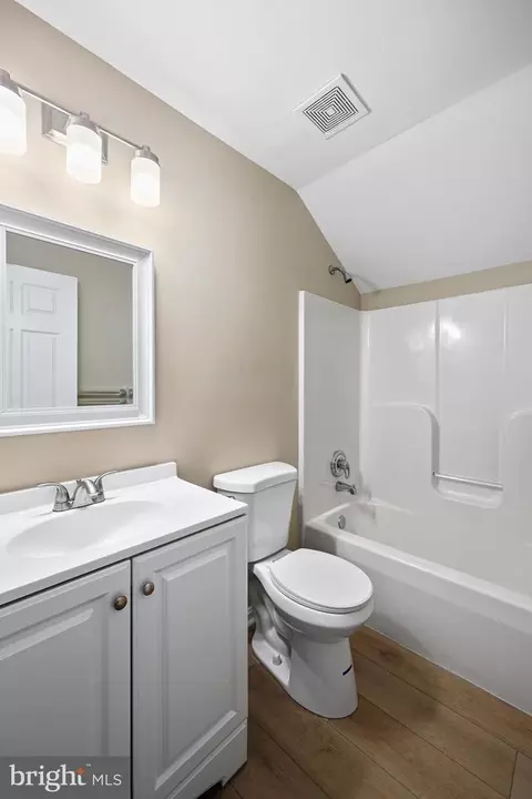 Bath - 7409 Sandy Spring Rd, Laurel, MD 20707 photo 5 of 5