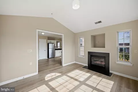 Living - 7409 Sandy Spring Rd, Laurel, MD 20707 photo 5 of 5