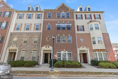 5730 Virginia Ln #16, Oxon Hill, MD 20745