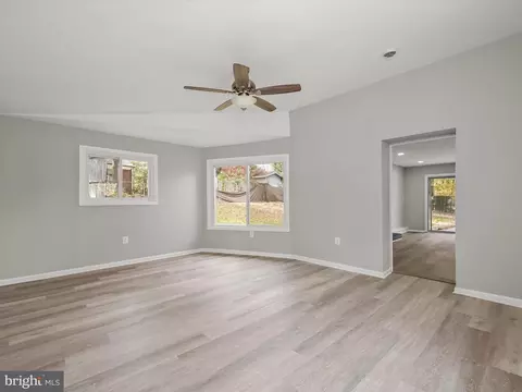 Living - 7209 Martins Ct, Lanham, MD 20706 photo 13 of 16