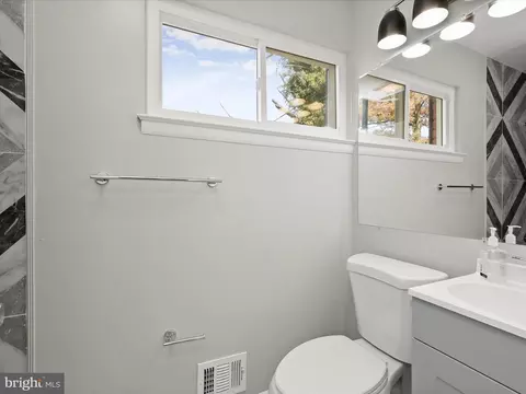 Bath - 7209 Martins Ct, Lanham, MD 20706 photo 1 of 8