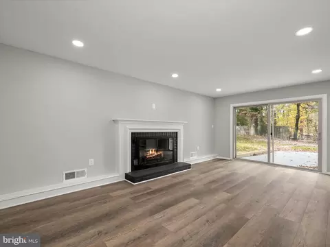 Living - 7209 Martins Ct, Lanham, MD 20706 photo 9 of 16