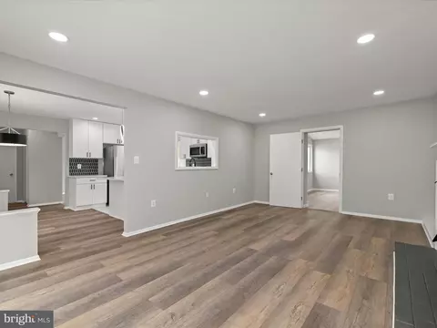 Living - 7209 Martins Ct, Lanham, MD 20706 photo 11 of 16