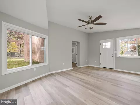 Living - 7209 Martins Ct, Lanham, MD 20706 photo 14 of 16