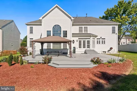 7621 Cypress St, Laurel, MD 20707 photo 5