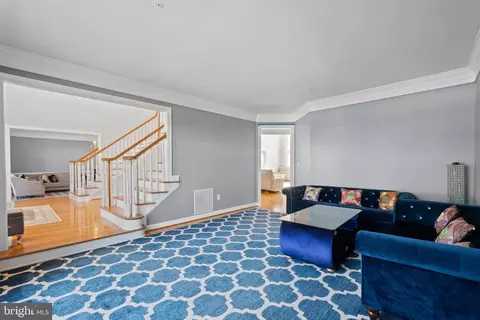 7621 Cypress St, Laurel, MD 20707 photo 9
