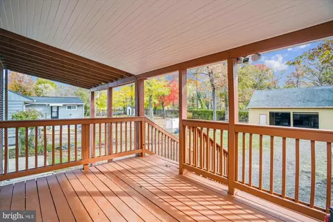 Exterior - 9121 Lanham Severn Rd, Lanham, MD 20706 photo 6 of 10