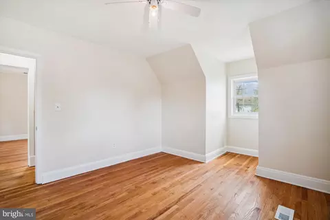 Bedroom - 9121 Lanham Severn Rd, Lanham, MD 20706 photo 2 of 10