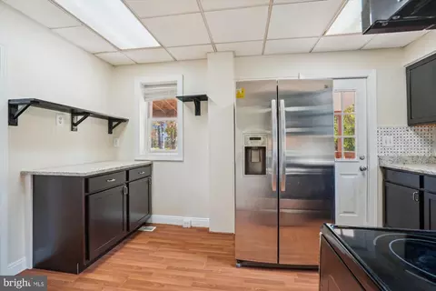 Entry Way - 9121 Lanham Severn Rd, Lanham, MD 20706 photo 5 of 7