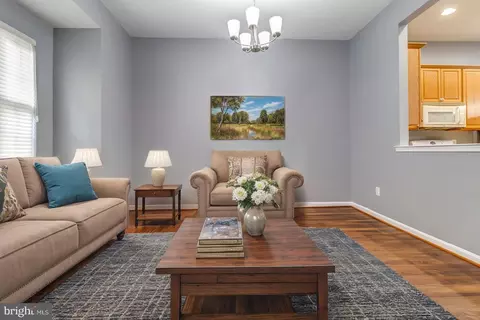 Living - 2007 Upshire Ct #70, Bowie, MD 20721 photo 2 of 9