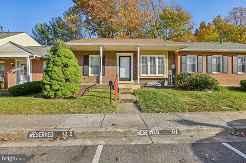 15033 Laurel Oaks Ln, Laurel, MD 20707