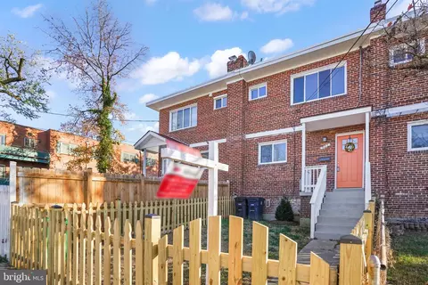 905 Dunster Dr, Oxon Hill, MD 20745