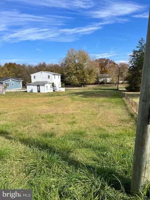5111 Spring Dr, Marlboro, MD 20772 photo 8