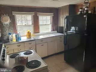 5111 Spring Dr, Marlboro, MD 20772 photo 14