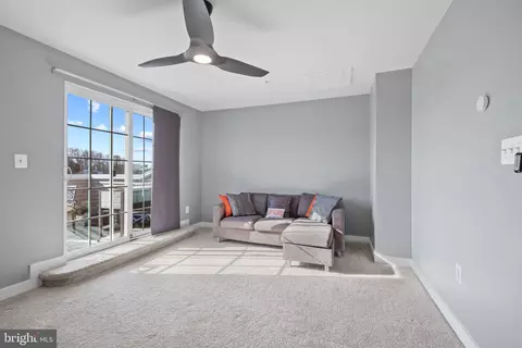 Living - 731 Sky Bridge Dr, Marlboro, MD 20774 photo 2 of 2