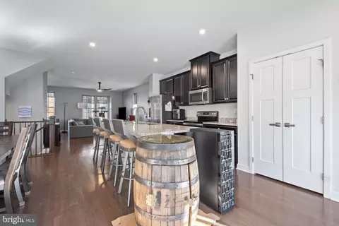 Entry Way - 731 Sky Bridge Dr, Marlboro, MD 20774 photo 3 of 11